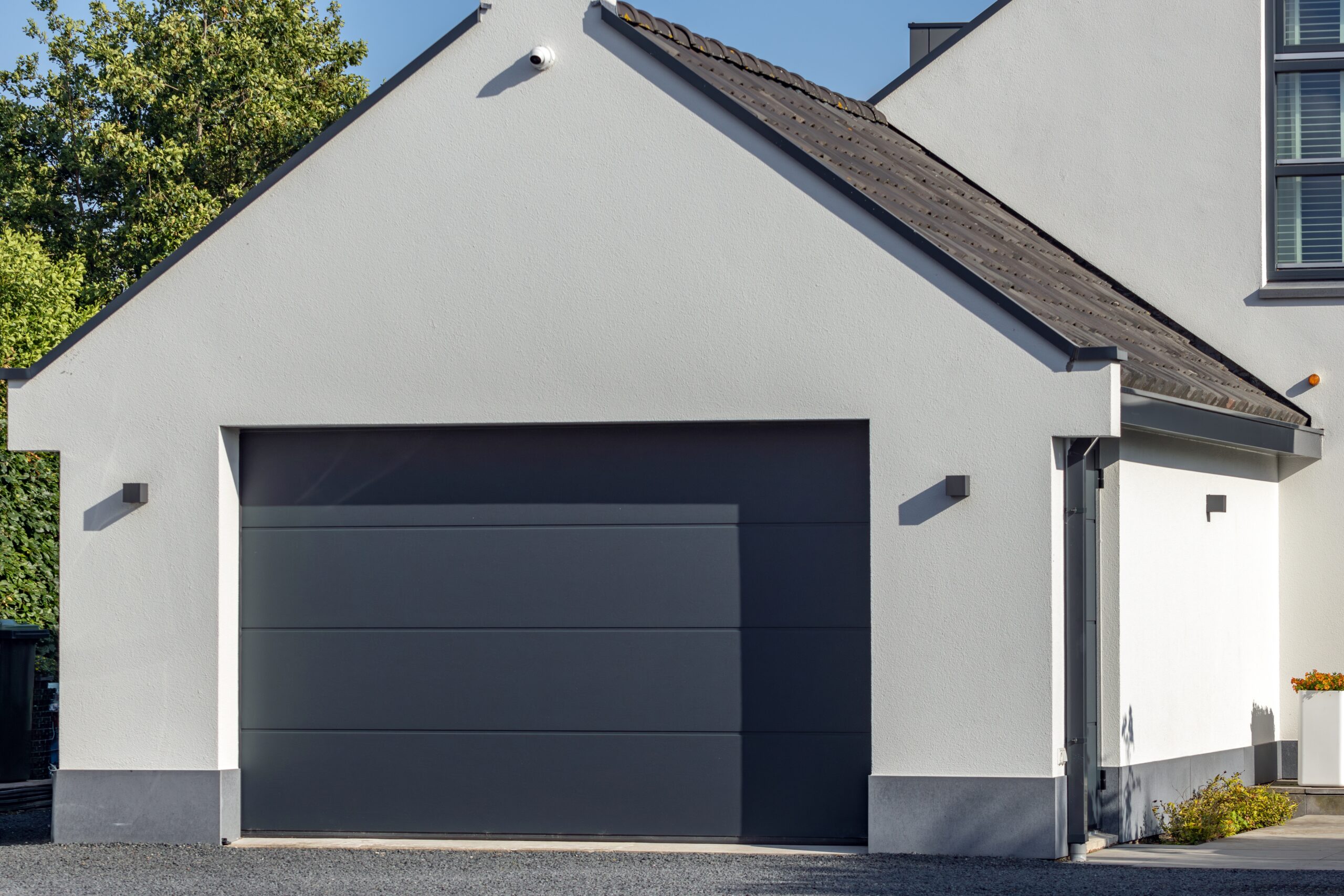 Seasonal Garage Door Prep: Spring Checklist for Cincinnati Weather